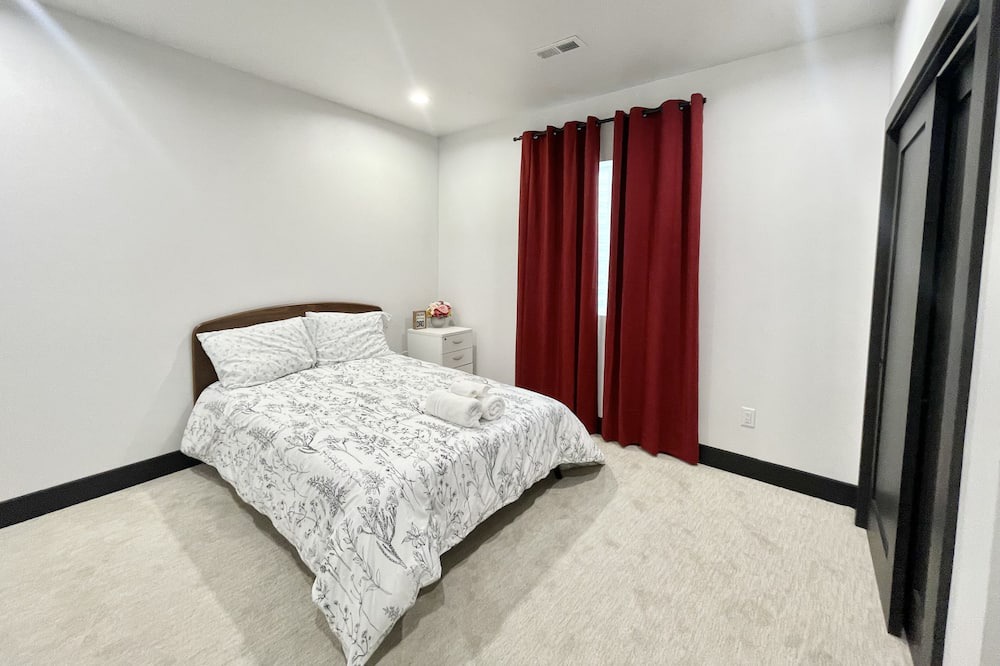 Photo of Bedroom in Englewood
