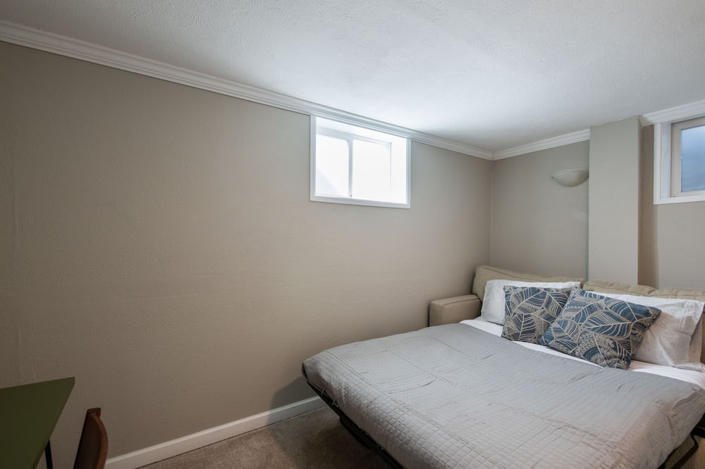 Photo of Bedroom in Arvada Plaza Area