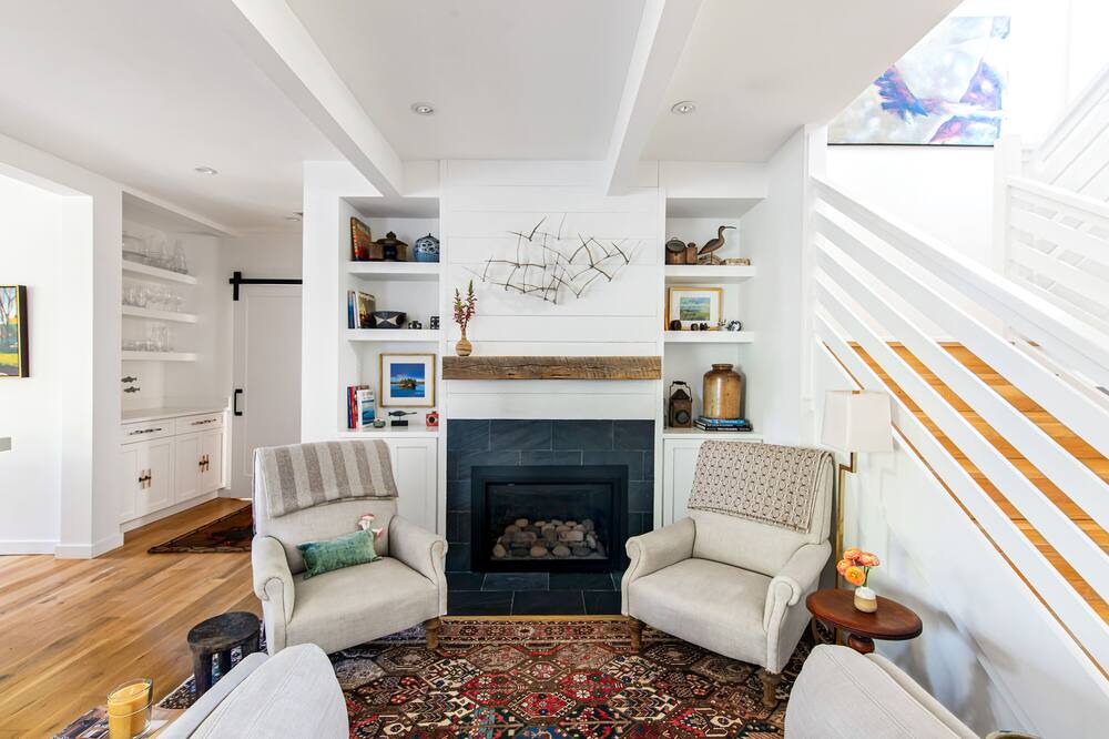 Photo of Livingroom in Interurban Park