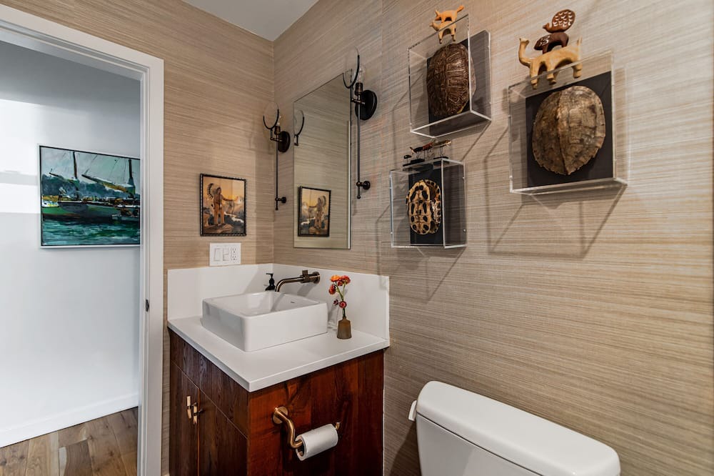 Photo of Bathroom in Interurban Park