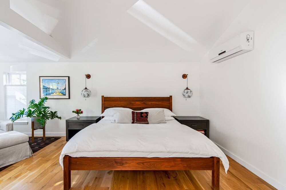 Photo of Bedroom in Interurban Park