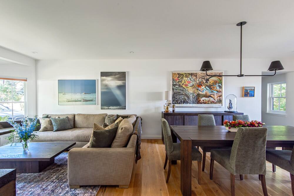 Photo of Livingroom in Interurban Park