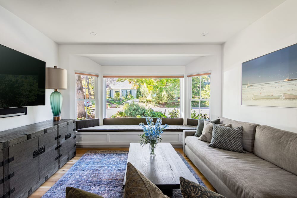 Photo of Livingroom in Interurban Park