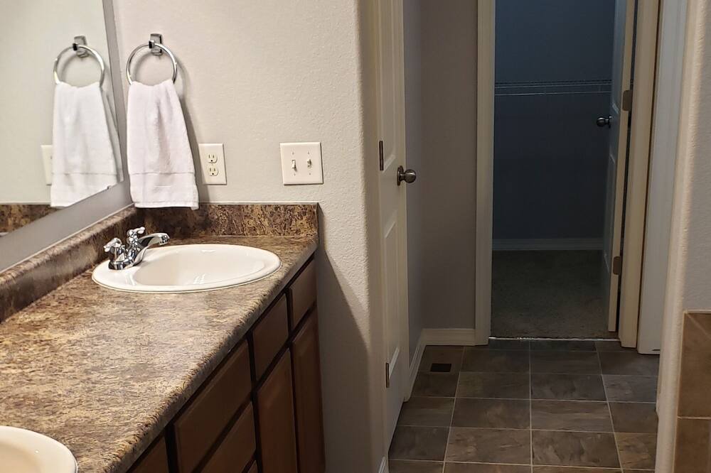 Photo of Bathroom in Northgate