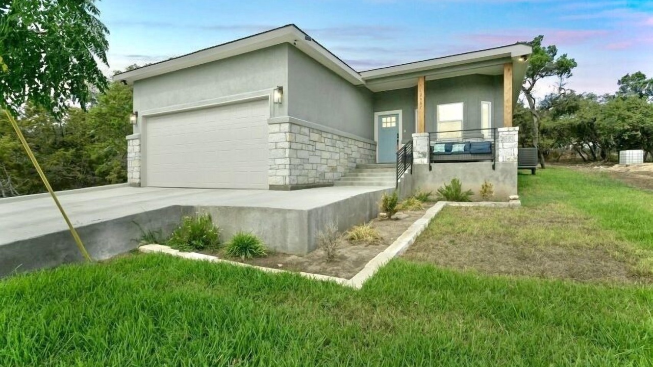 Photo of Outdoor in Spring Branch