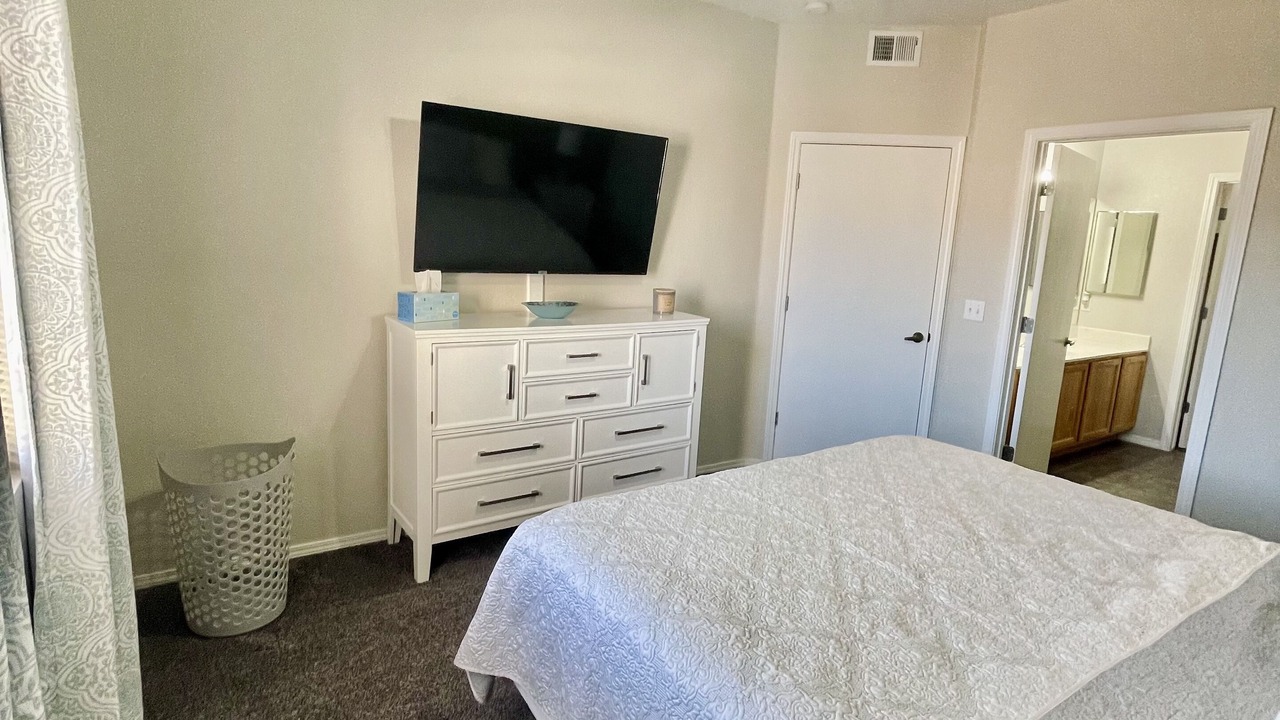 Photo of Bedroom in North Valley