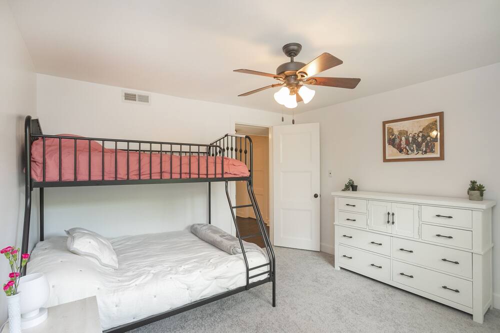 Photo of Bedroom in Blair Heights
