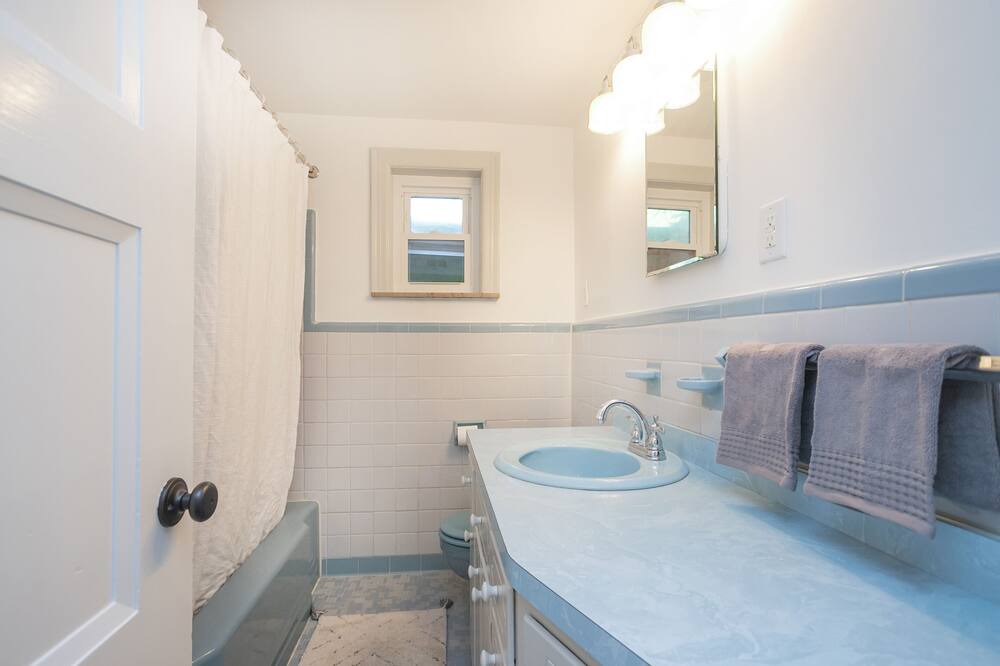 Photo of Bathroom in Blair Heights