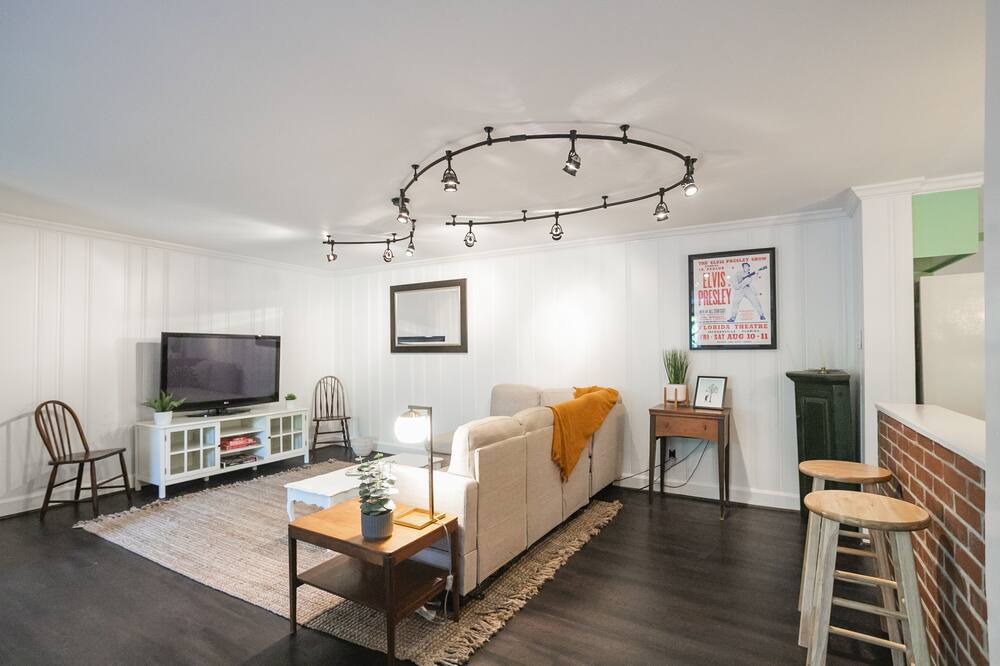 Photo of Livingroom in Blair Heights