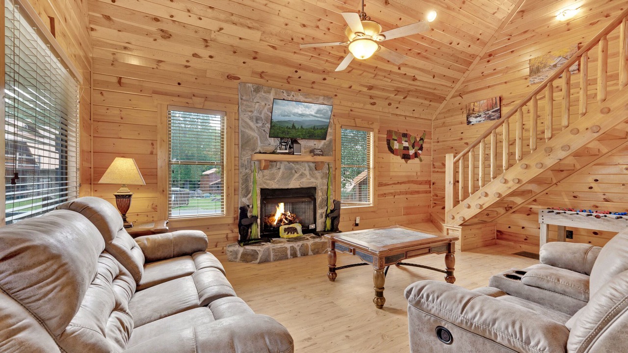 Photo of Livingroom in White Oak Lodge