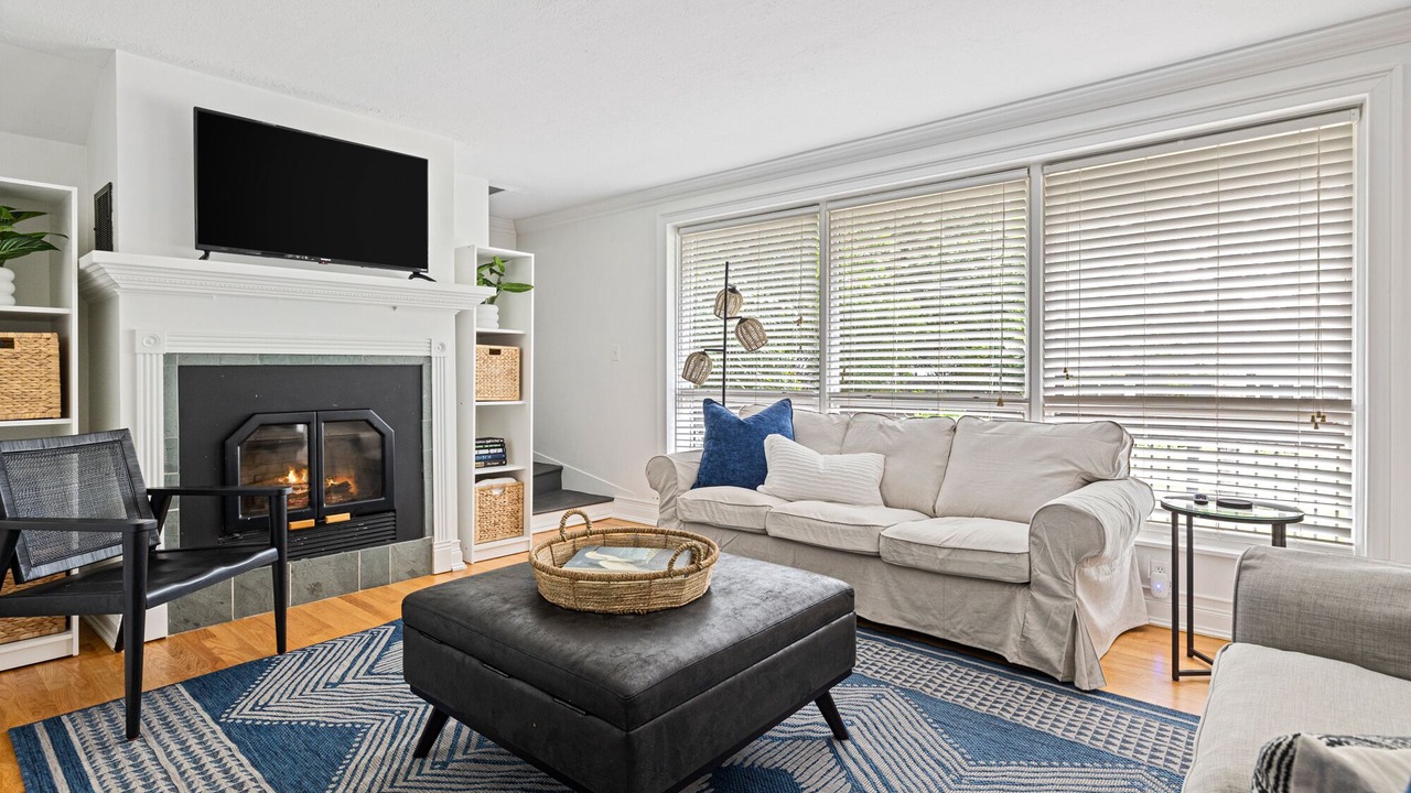 Photo of Livingroom in Grand Beach