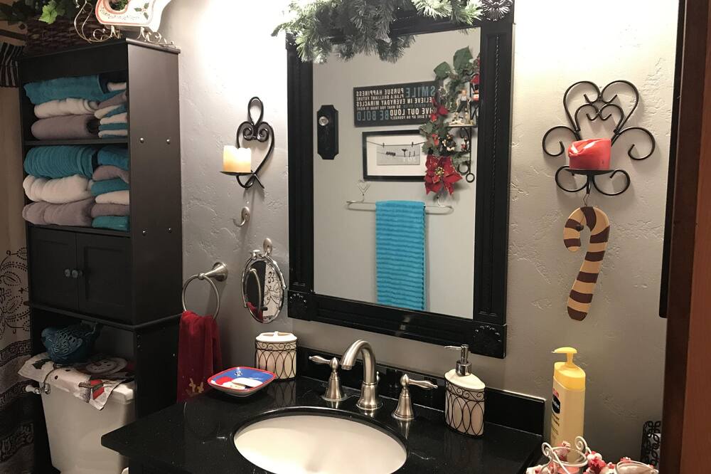 Photo of Bathroom in Oak Creek