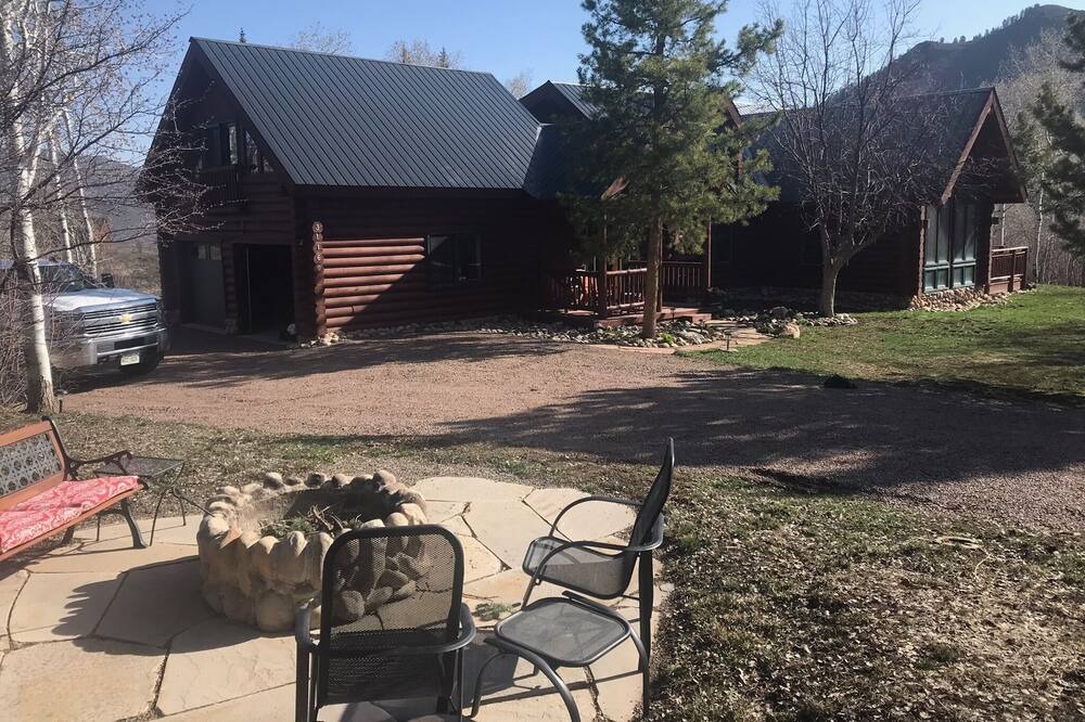 Photo of Outdoor in Oak Creek
