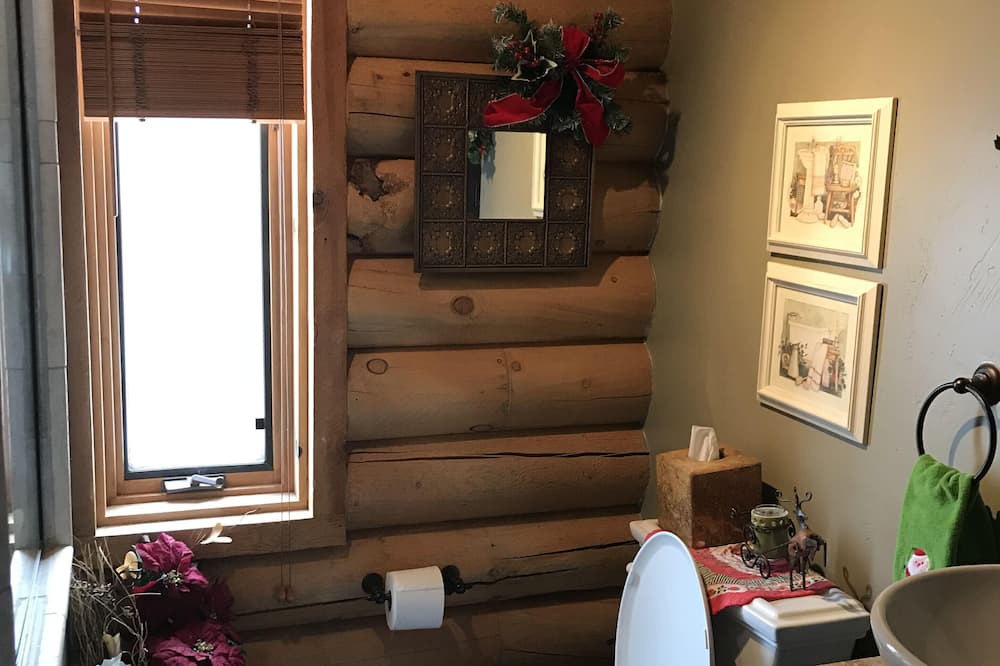 Photo of Bathroom in Oak Creek