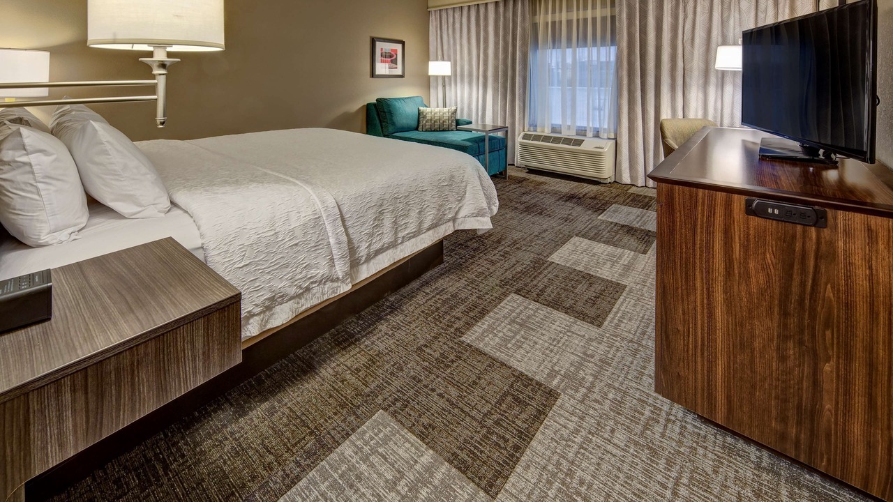 Photo of Bedroom in Hendersonville