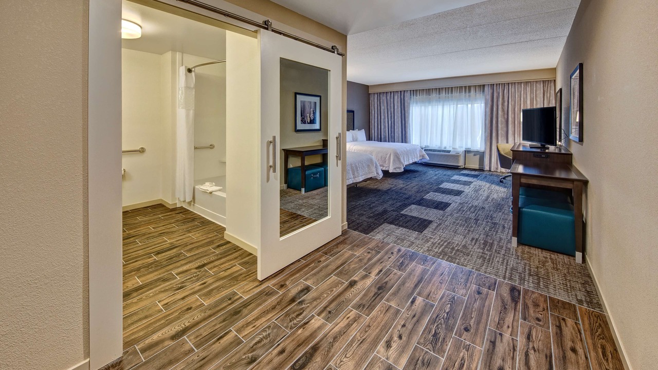 Photo of Bedroom in Hendersonville