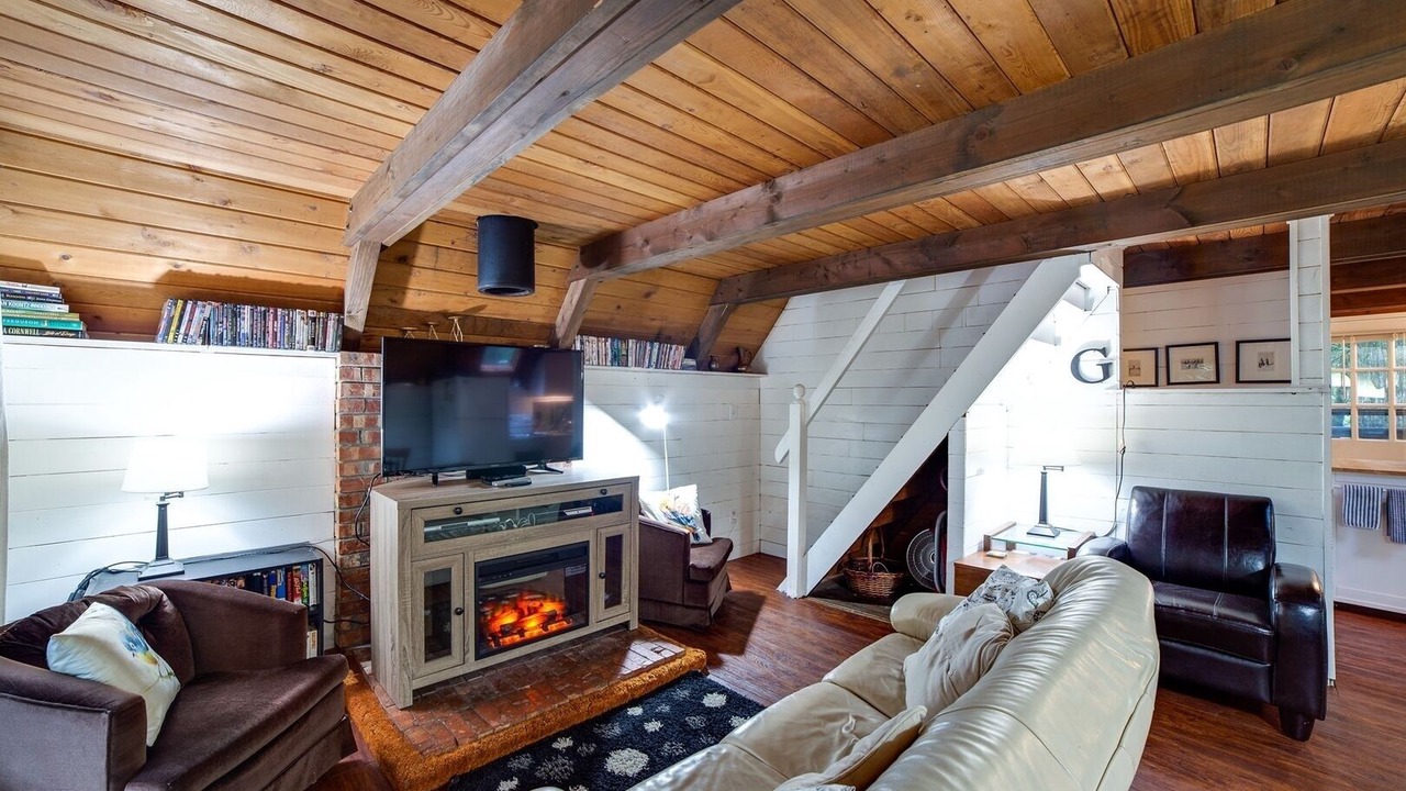 Photo of Livingroom in Glacier