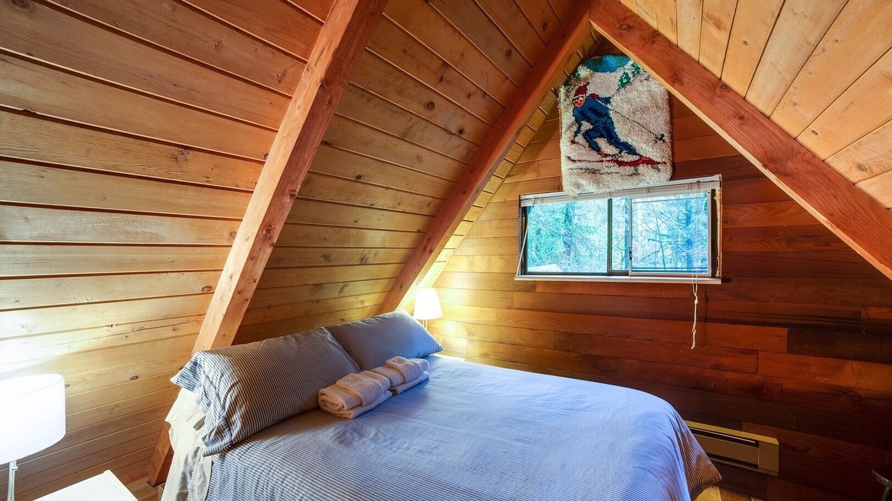Photo of Bedroom in Glacier