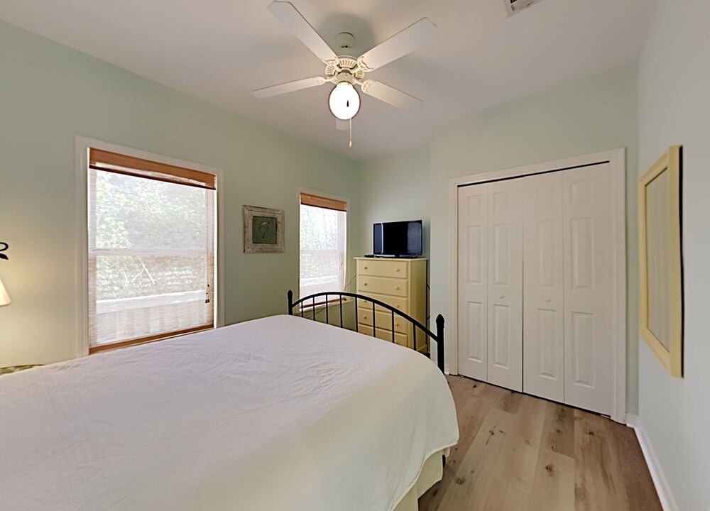 Photo of Bedroom in Miramar Beach