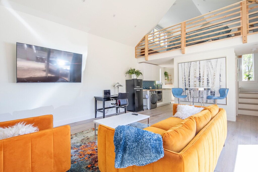 Photo of Livingroom in Central Boulder
