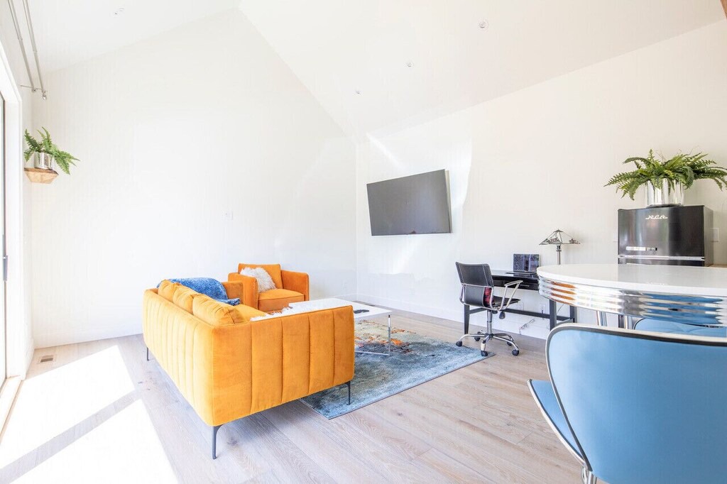 Photo of Livingroom in Central Boulder
