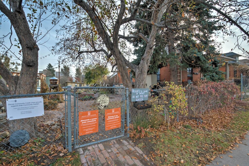 Photo of Buildings in Lincoln Park