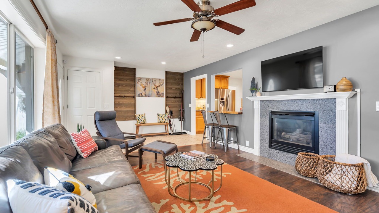 Photo of Livingroom in Midvale