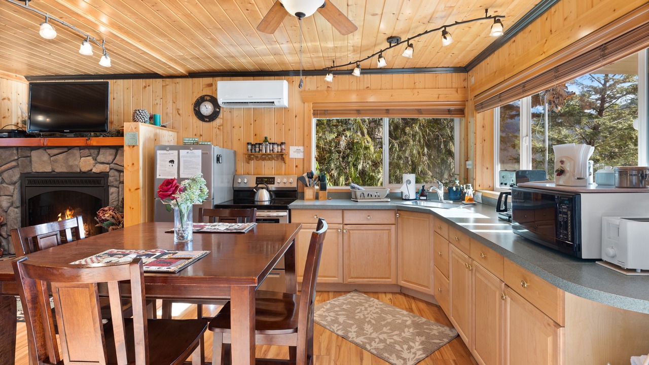 Photo of Kitchen in Gold Bar