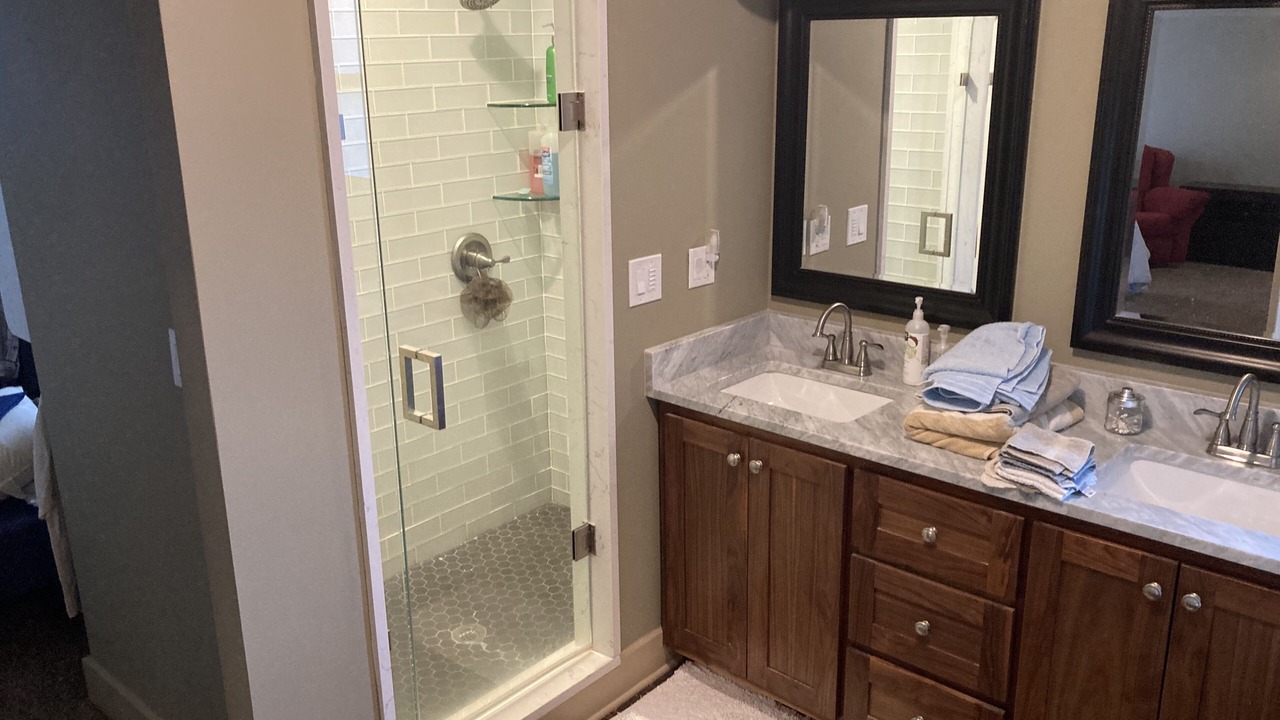 Photo of Bathroom in Toccoa