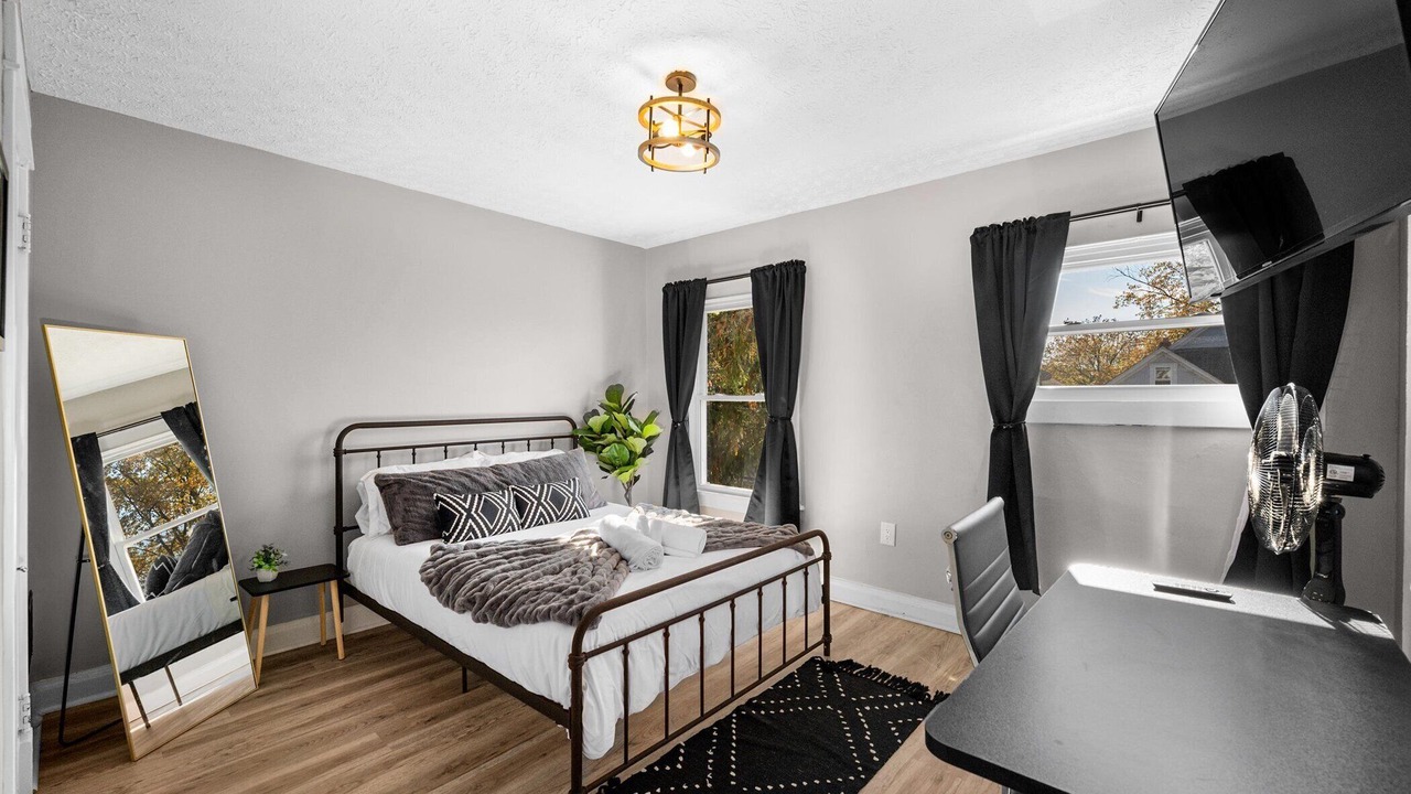 Photo of Bedroom in Old North Columbus