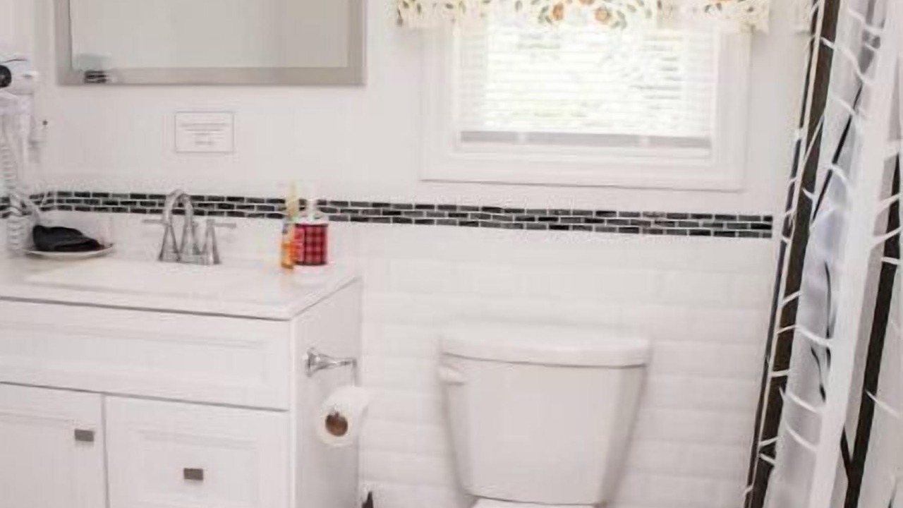 Photo of Bathroom in Middle Hope