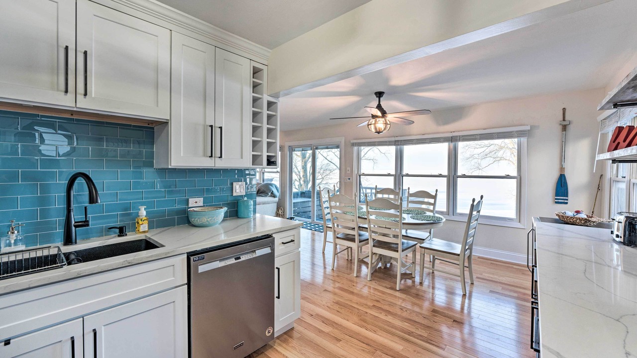 Photo of Kitchen in Lake Koshkonong