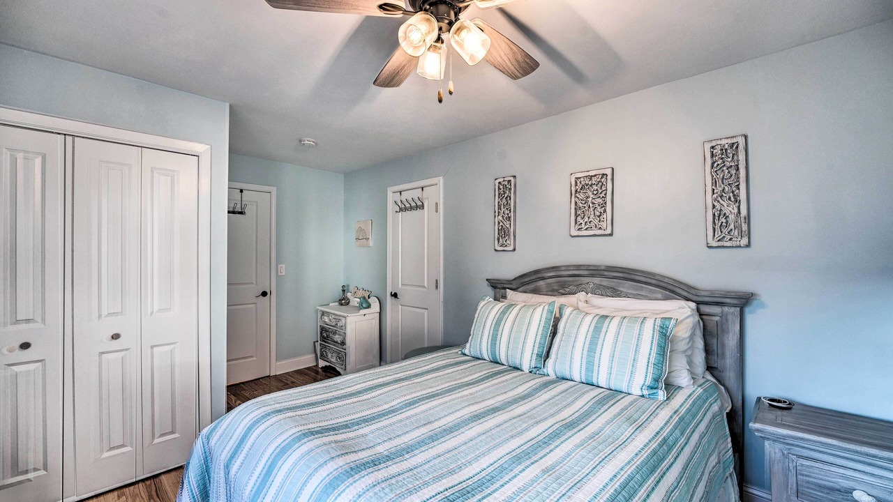 Photo of Bedroom in Lake Koshkonong