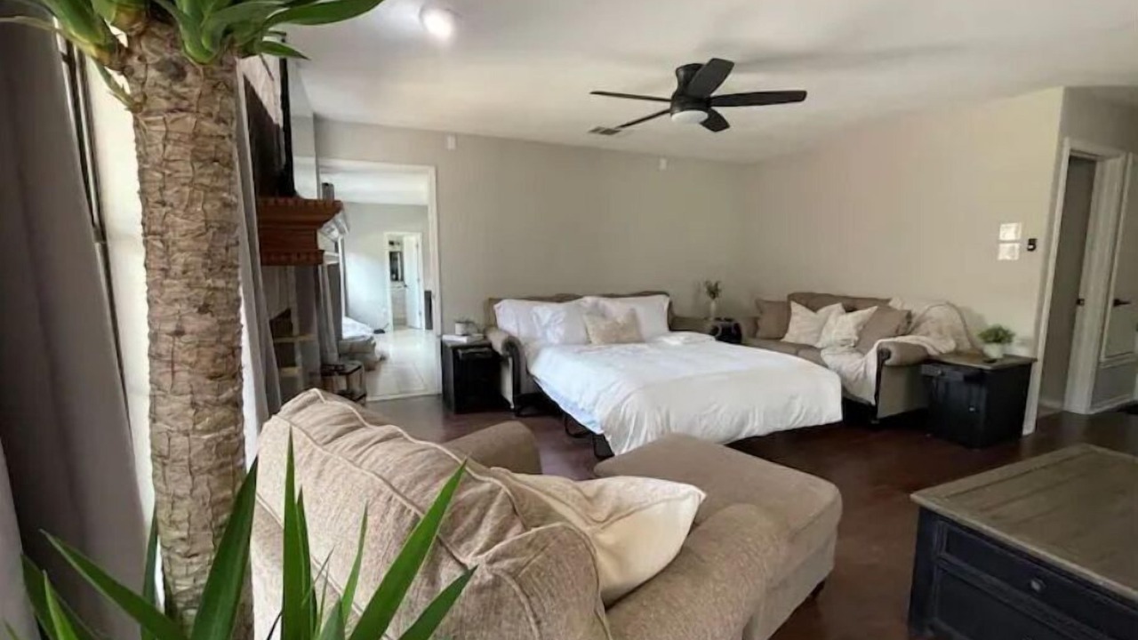 Photo of Livingroom in North Buttercup Creek