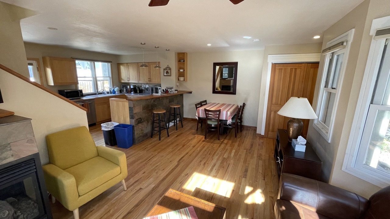 Photo of Livingroom in Downtown