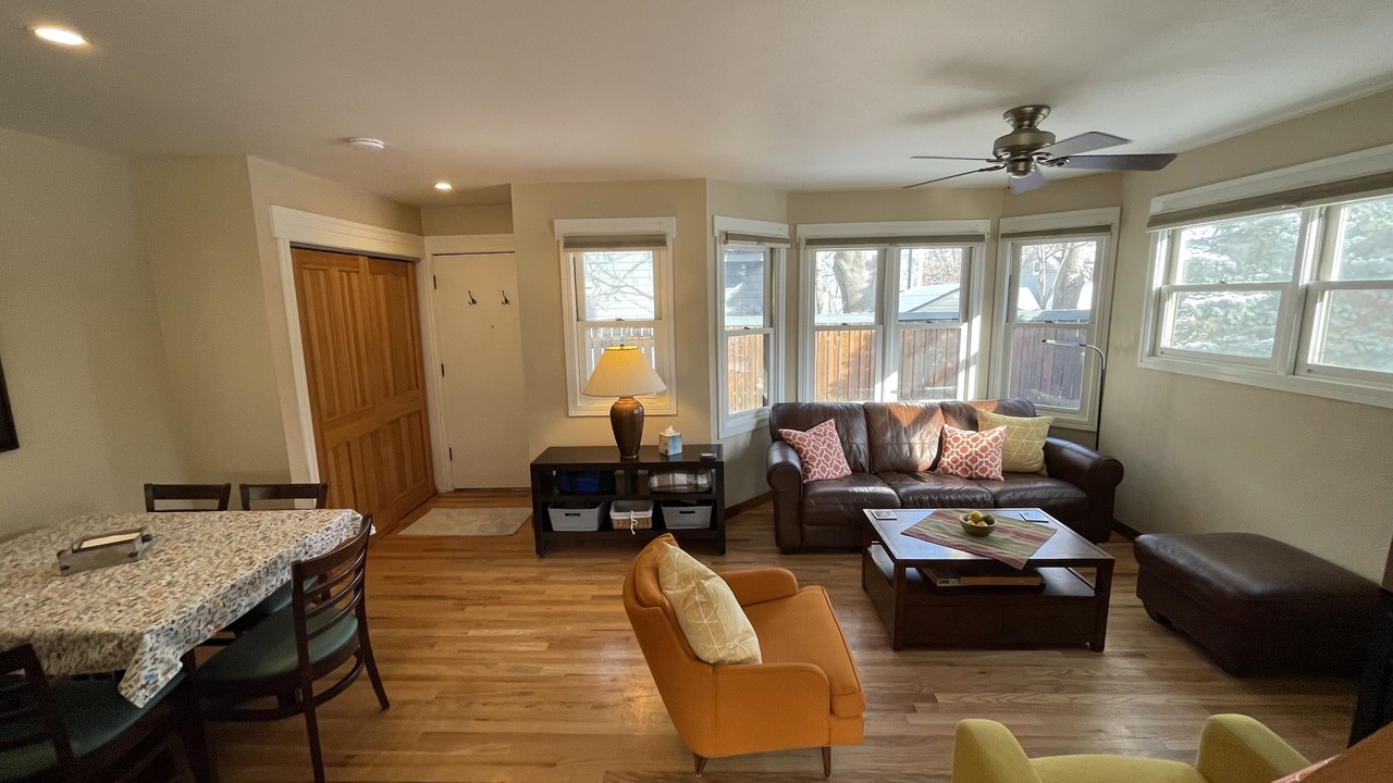 Photo of Livingroom in Downtown
