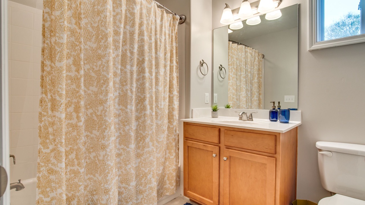 Photo of Bathroom in 12 South