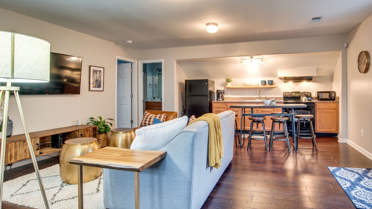 Photo of Livingroom in 12 South