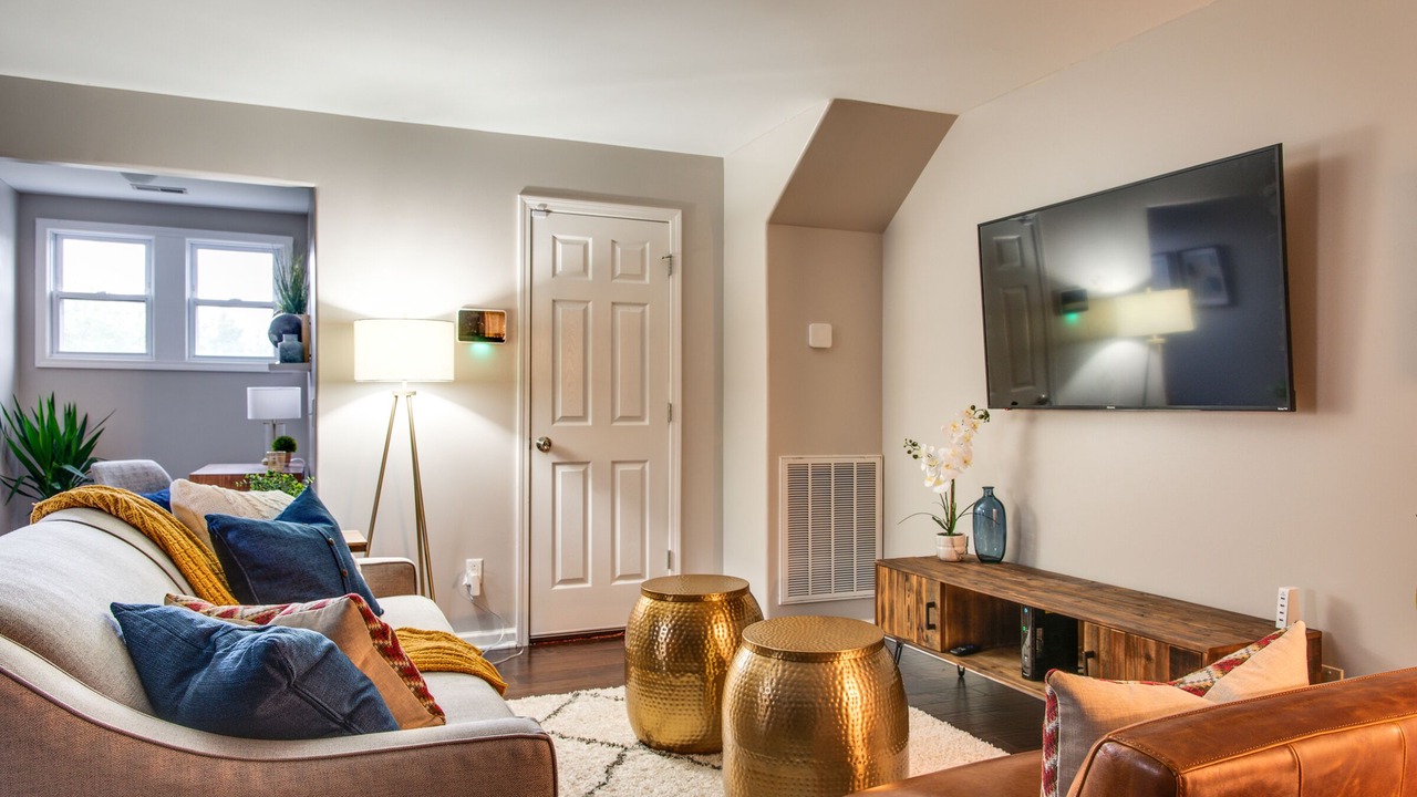 Photo of Livingroom in 12 South