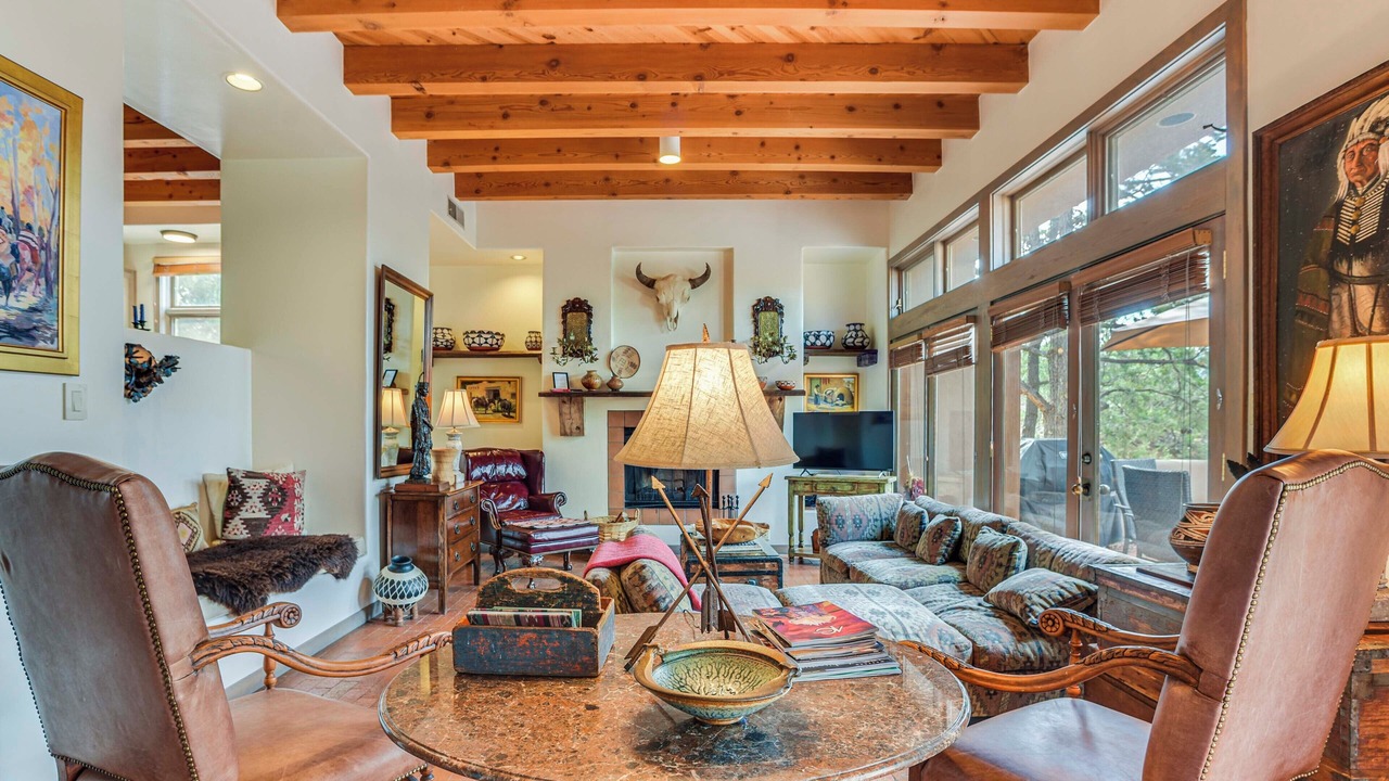 Photo of Livingroom in Nambe Pueblo