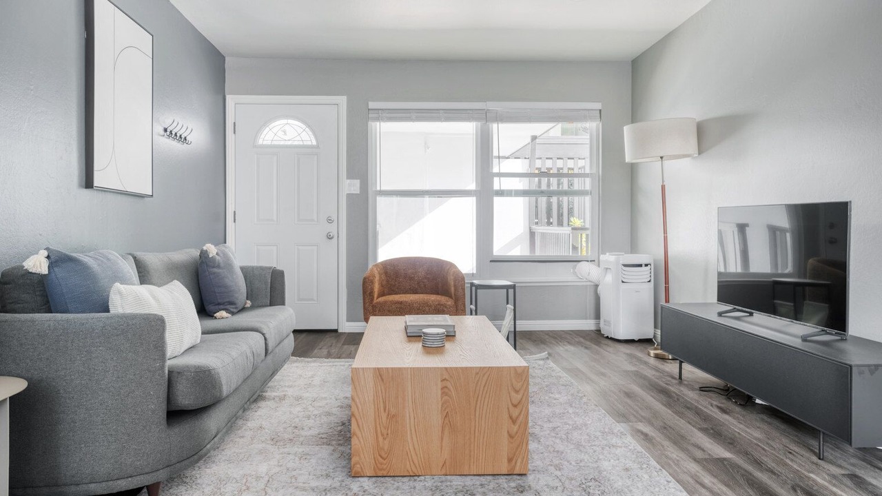 Photo of Livingroom in Central San Mateo