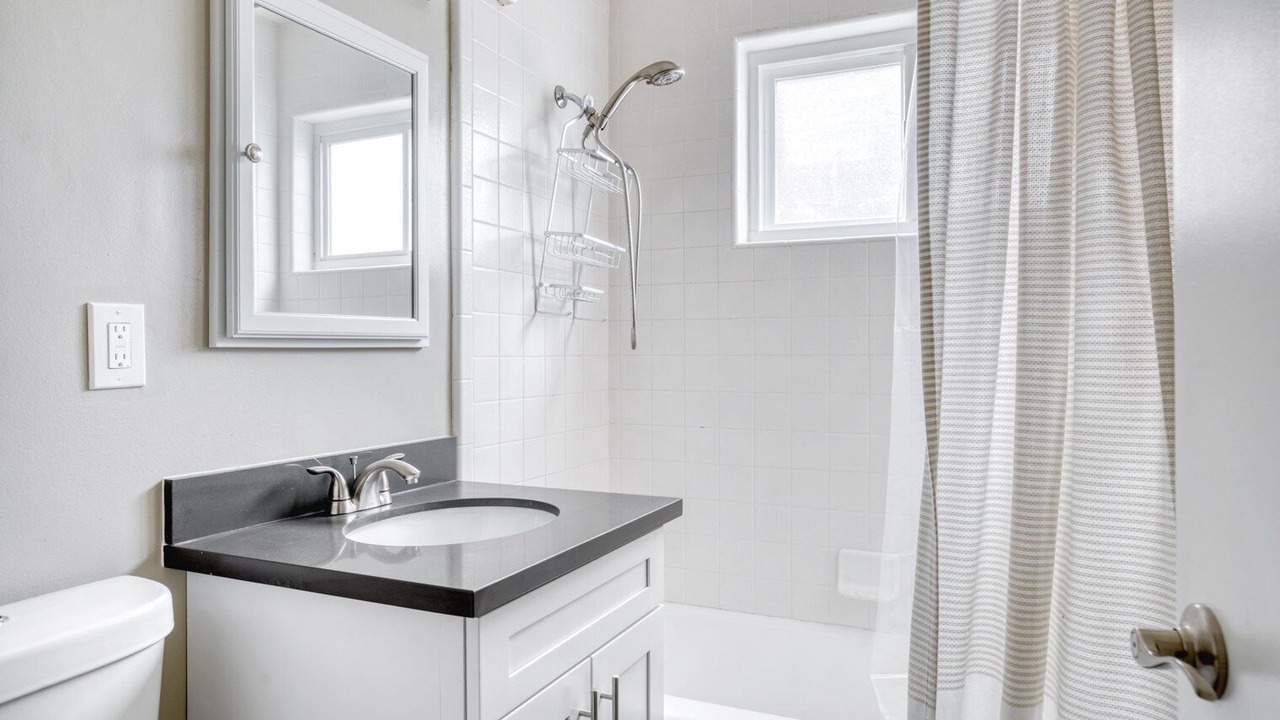 Photo of Bathroom in Central San Mateo
