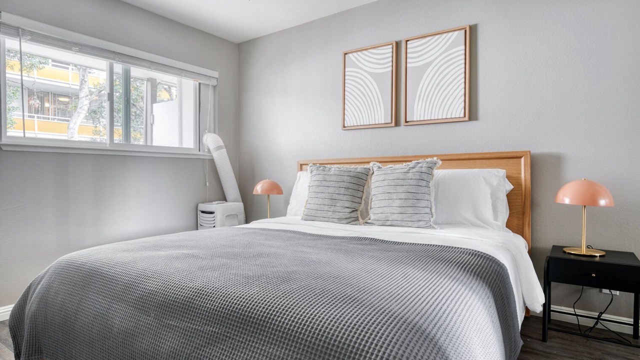 Photo of Bedroom in Central San Mateo
