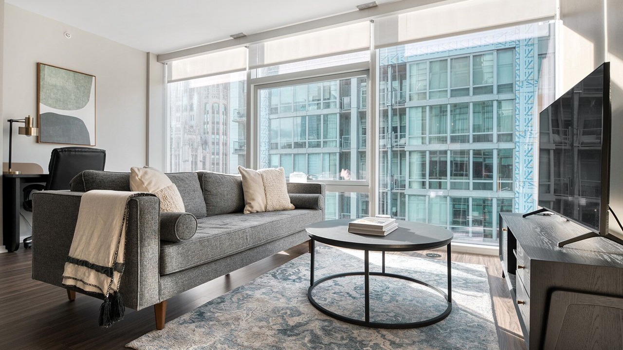 Photo of Livingroom in Streeterville