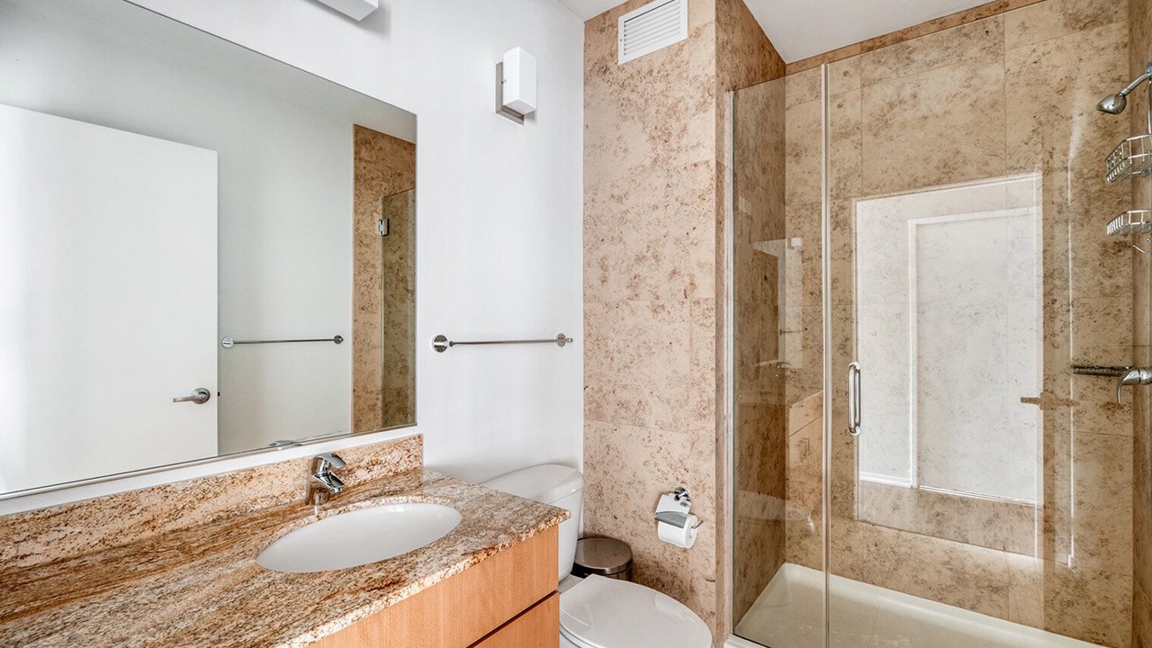 Photo of Bathroom in Streeterville