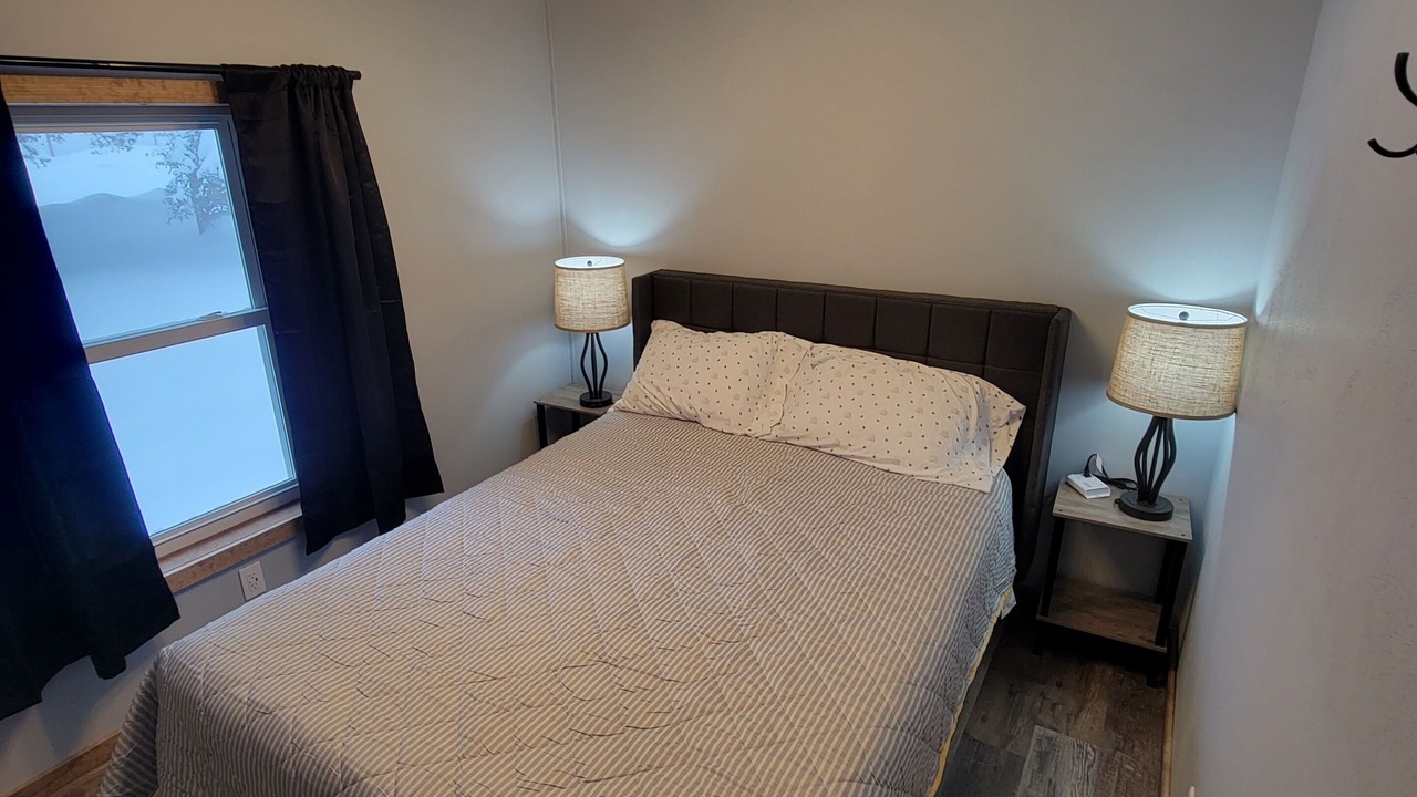 Photo of Bedroom in Mass City