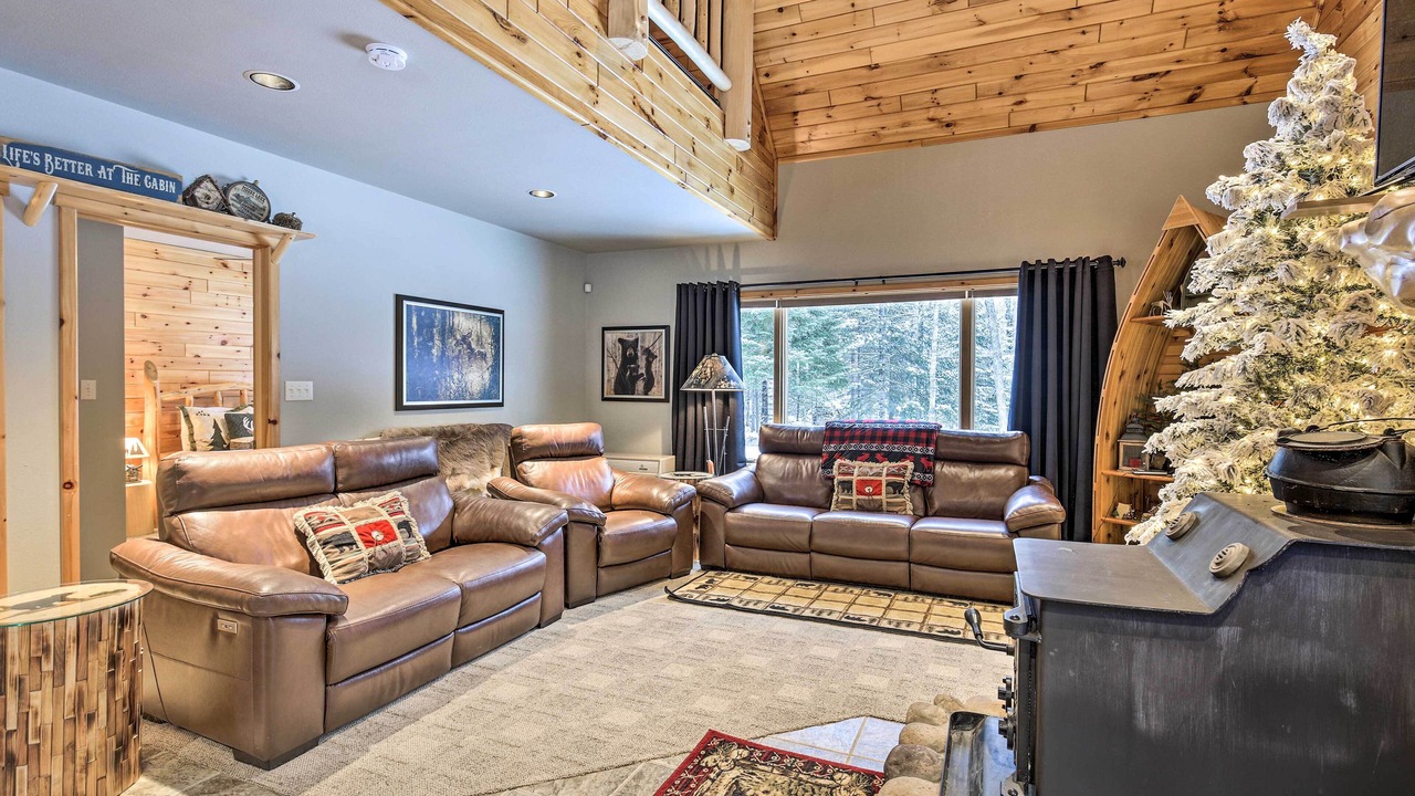 Photo of Livingroom in Phelps