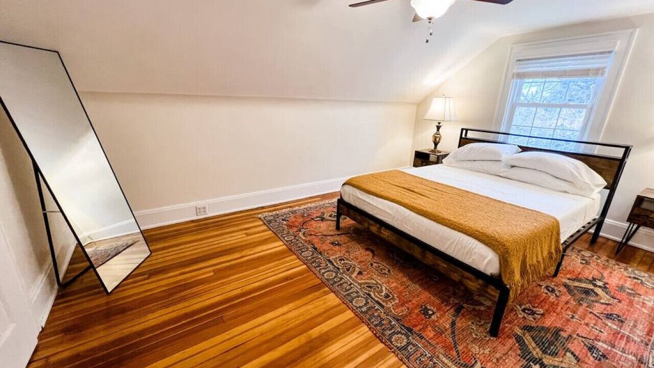 Photo of Bedroom in Roselawn Finance