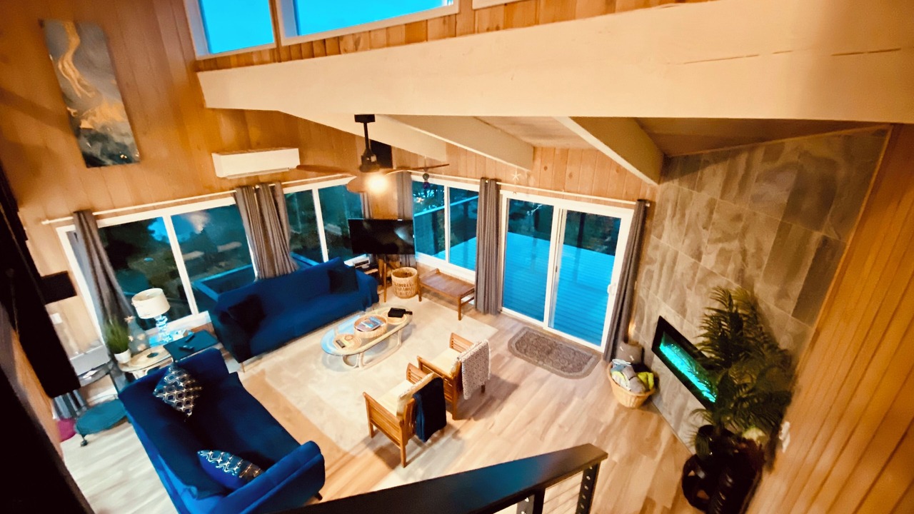 Photo of Livingroom in Historic Bayfront