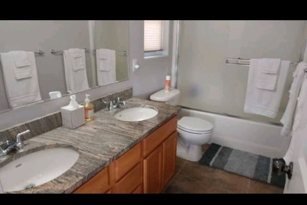 Photo of Bathroom in Coos Bay